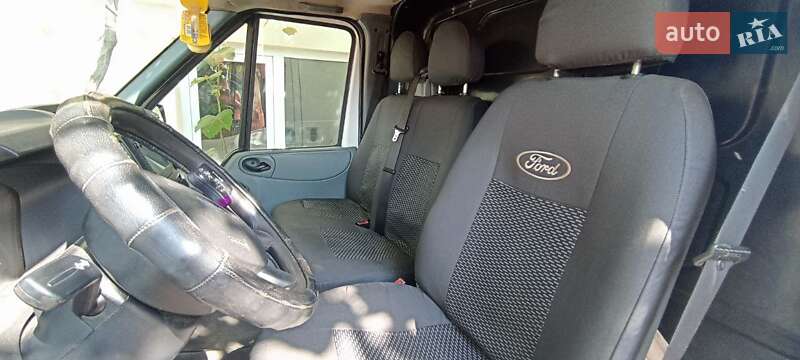 Вантажний фургон Ford Transit 2008 в Зняцеві