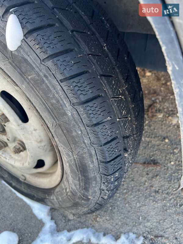 Вантажний фургон Ford Transit 2005 в Дніпрі