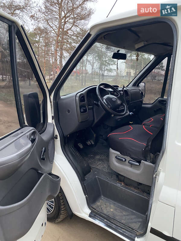 Вантажний фургон Ford Transit 2006 в Миколаєві