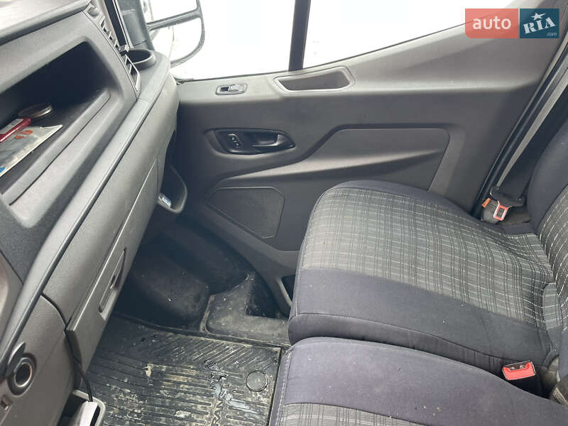 Вантажний фургон Ford Transit 2019 в Попільні