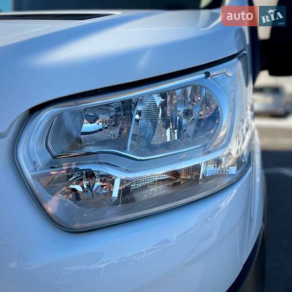 Вантажний фургон Ford Transit 2019 в Києві