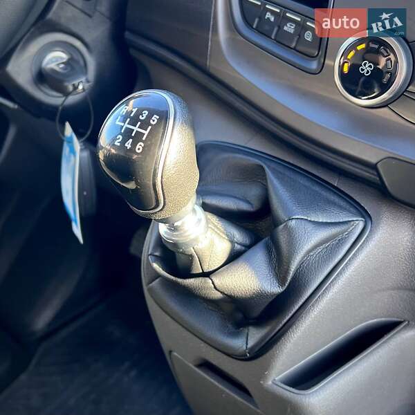 Вантажний фургон Ford Transit 2019 в Києві