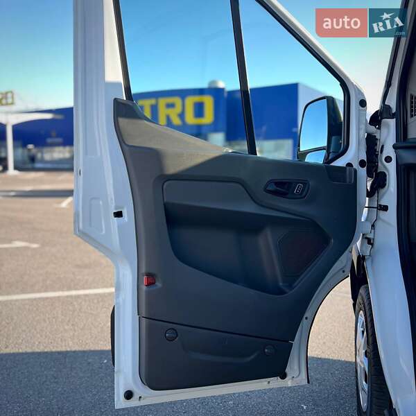 Вантажний фургон Ford Transit 2019 в Києві