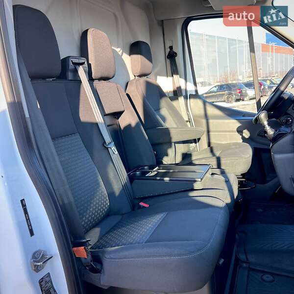 Вантажний фургон Ford Transit 2019 в Києві