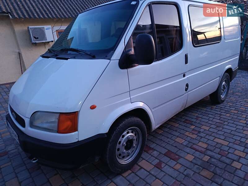 Вантажний фургон Ford Transit 1997 в Рені фото 3 Вантажний фургон Ford Transit 1997 в Рені