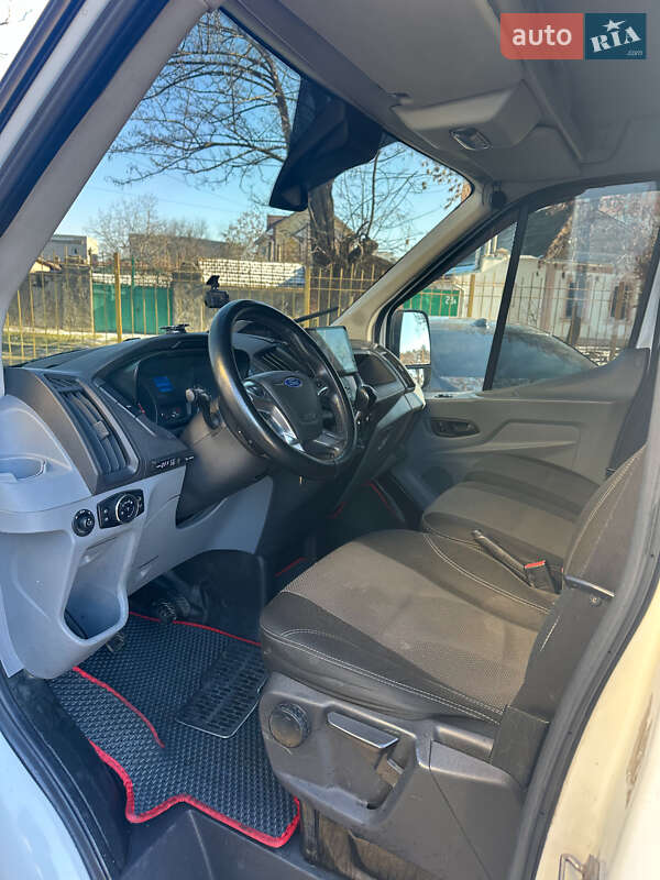 Грузовой фургон Ford Transit 2016 в Николаеве