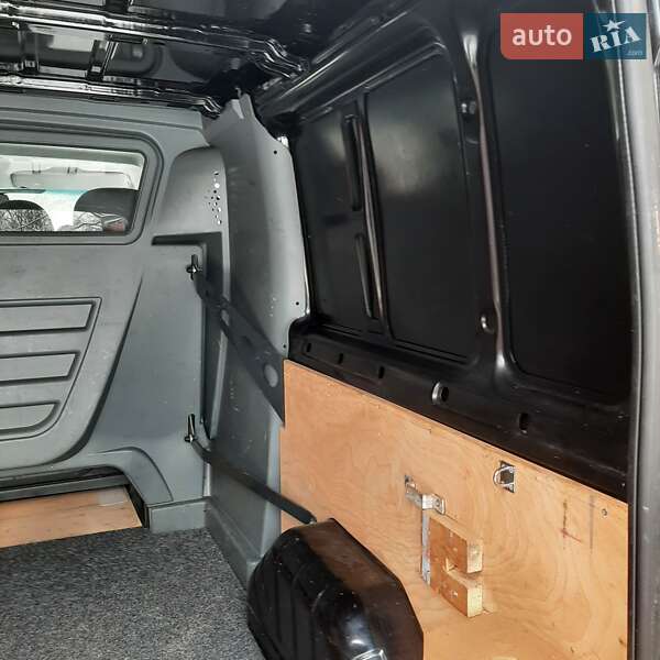 Вантажопасажирський фургон Ford Transit 2011 в Полтаві