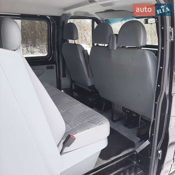 Вантажопасажирський фургон Ford Transit 2011 в Полтаві