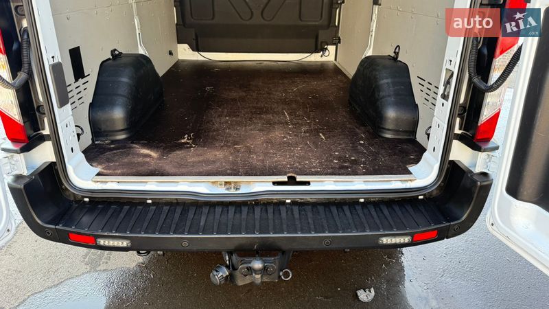 Вантажний фургон Ford Transit 2020 в Луцьку