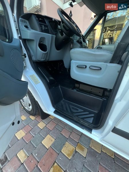 Вантажний фургон Ford Transit 2012 в Києві