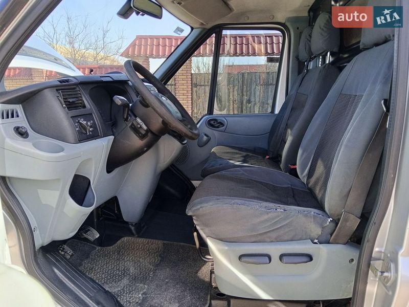 Грузовой фургон Ford Transit 2006 в Николаеве
