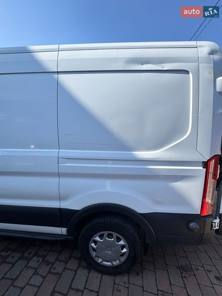 Вантажний фургон Ford Transit 2017 в Полтаві