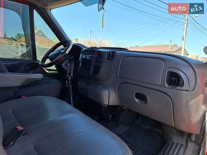 Грузовой фургон Ford Transit 2002 в Николаеве