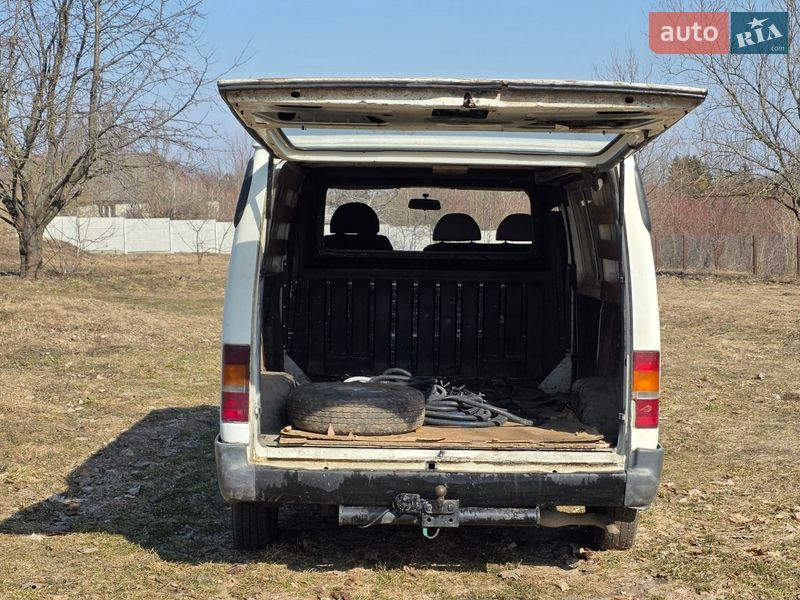 Грузовой фургон Ford Transit 1998 в Мизоче