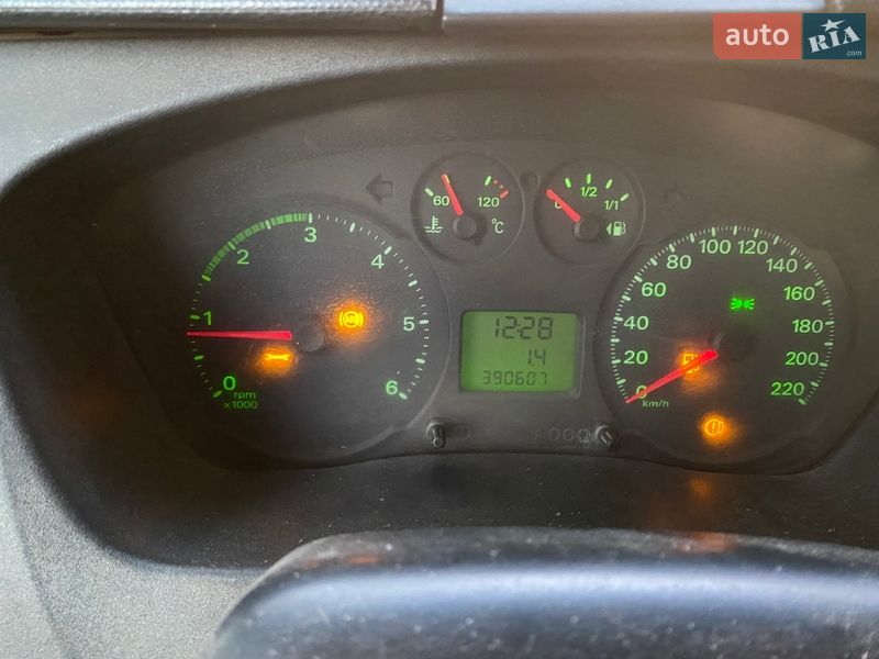 Грузопассажирский фургон Ford Transit 2006 в Ирпене