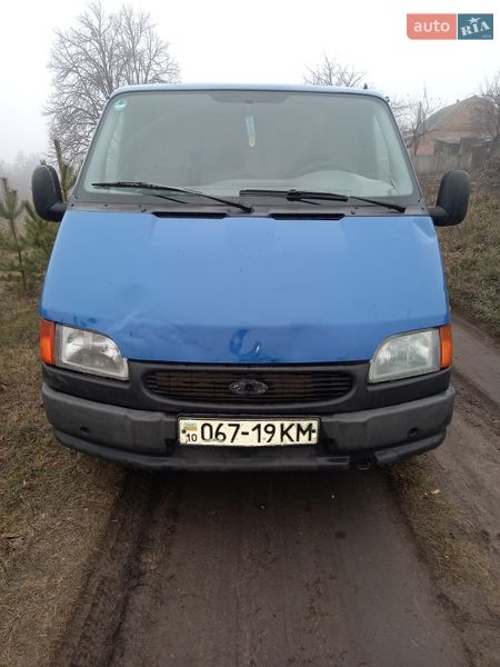 Грузовой фургон Ford Transit 1989 в Ромнах