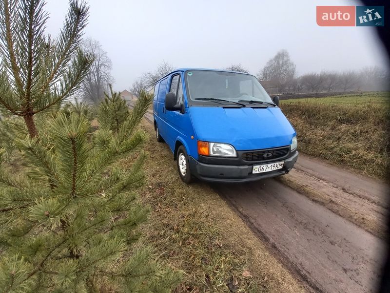 Грузовой фургон Ford Transit 1989 в Ромнах