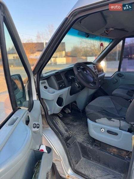 Грузовой фургон Ford Transit 2007 в Косове