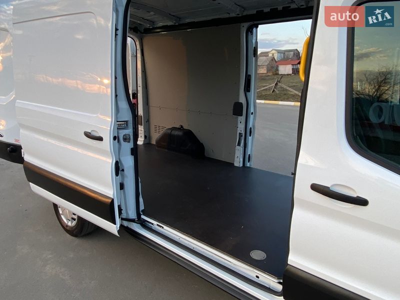 Вантажний фургон Ford Transit 2022 в Ірпені