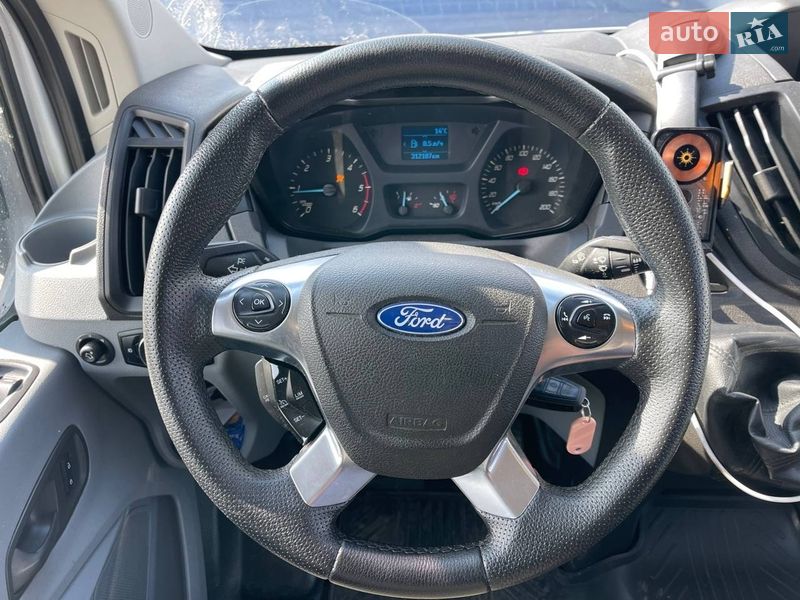 Грузовой фургон Ford Transit 2016 в Киеве