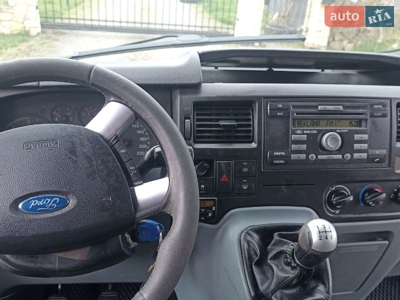 Вантажний фургон Ford Transit 2007 в Снятині