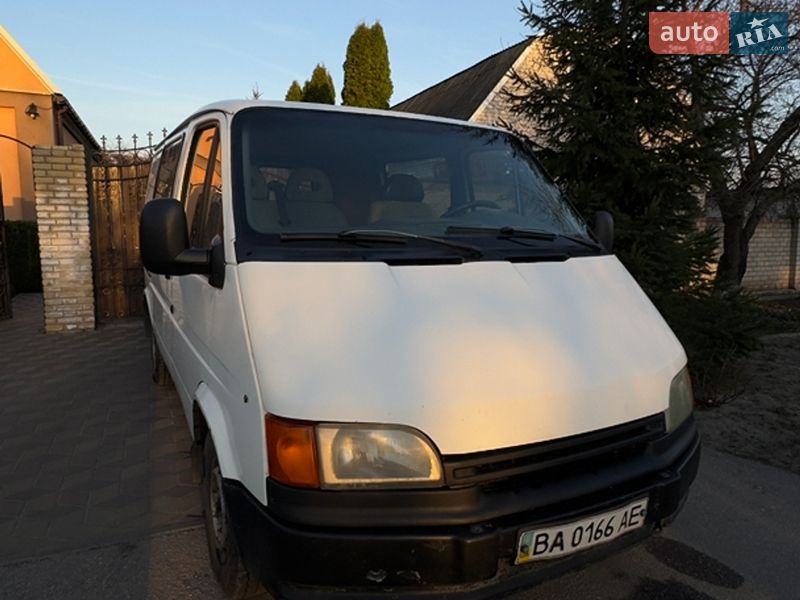 Грузовой фургон Ford Transit 1998 в Александрие