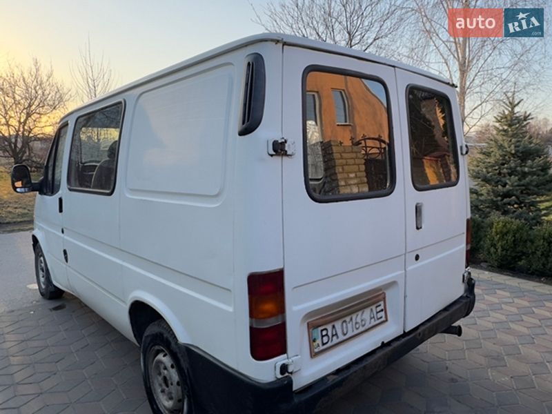 Грузовой фургон Ford Transit 1998 в Александрие