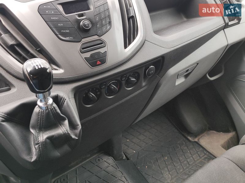 Вантажний фургон Ford Transit 2016 в Києві