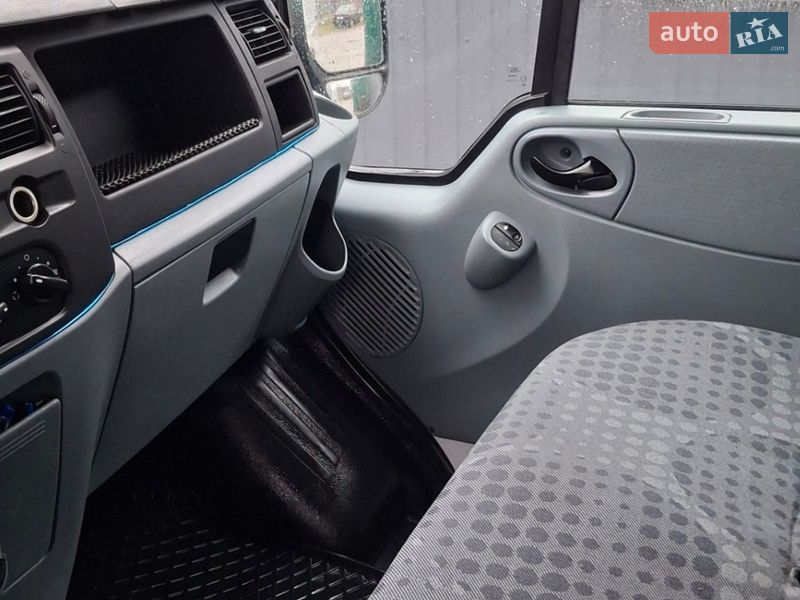 Вантажний фургон Ford Transit 2011 в Ставищі