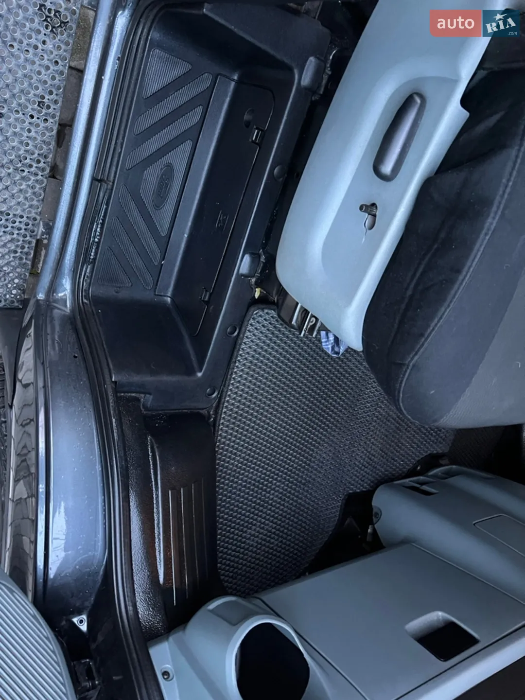 2010 Ford Transit Connect - мініатюра 32