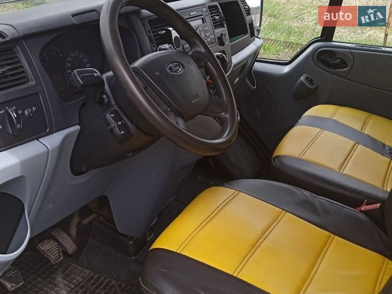 Вантажний фургон Ford Transit 2010 в Березані