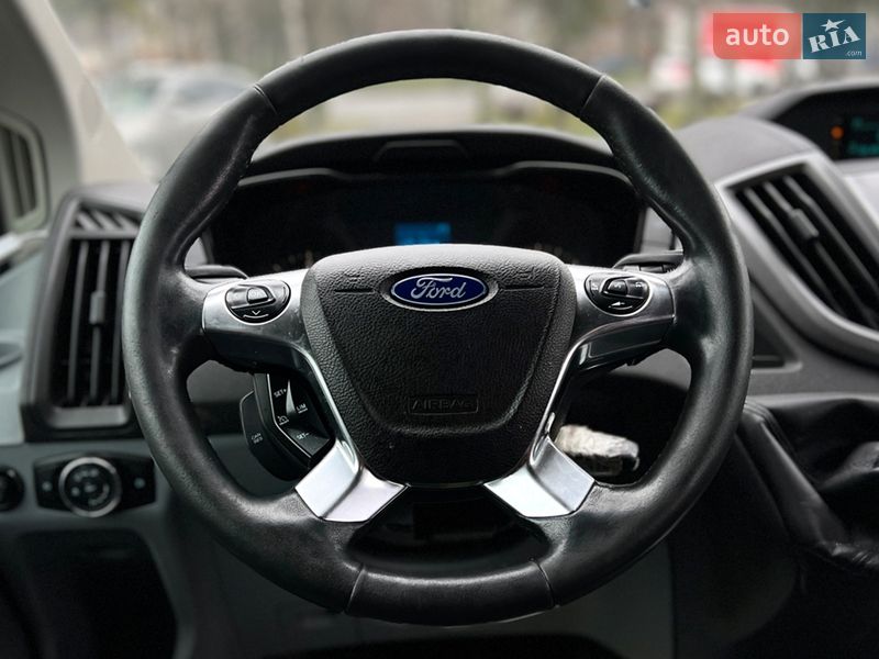 Мінівен Ford Transit 2015 в Львові