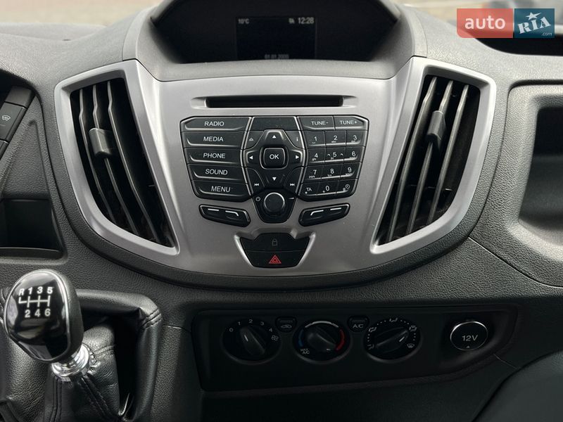 Вантажний фургон Ford Transit 2019 в Мукачевому