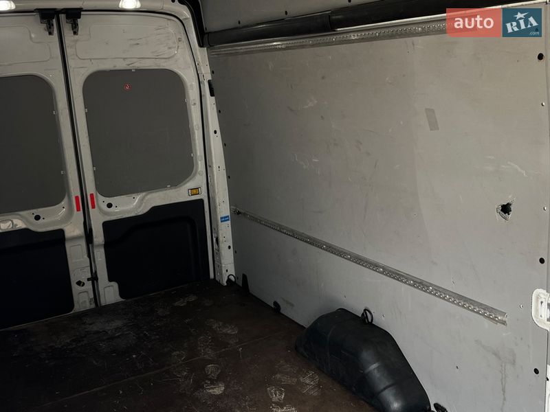 Вантажний фургон Ford Transit 2019 в Мукачевому