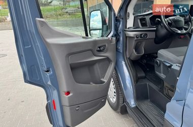 Вантажний фургон Ford Transit 2020 в Бучі