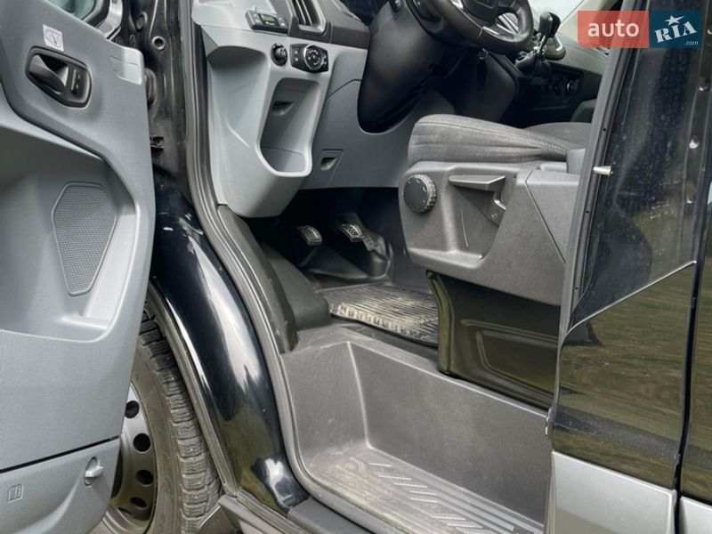 Микроавтобус Ford Transit 2016 в Мукачево