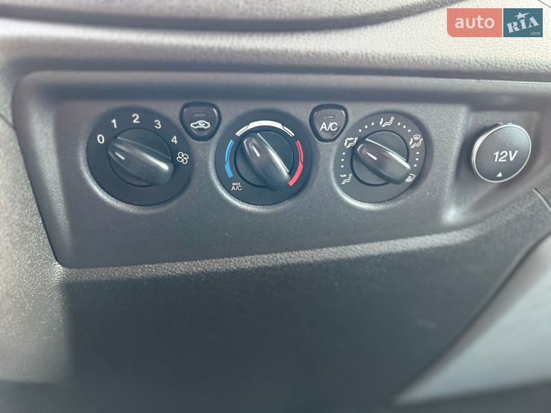 Микроавтобус Ford Transit 2015 в Хусте