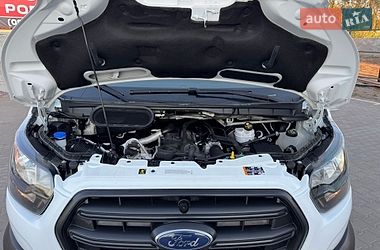 Грузовой фургон Ford Transit 2023 в Ирпене