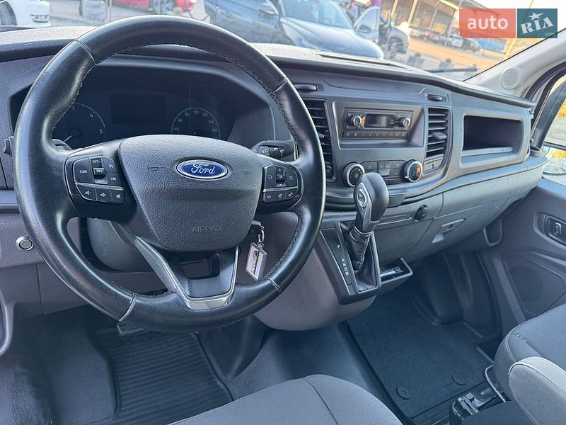 Грузовой фургон Ford Transit 2023 в Ирпене