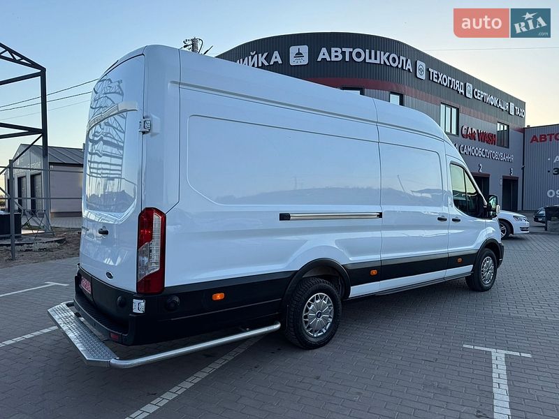 Грузовой фургон Ford Transit 2023 в Ирпене