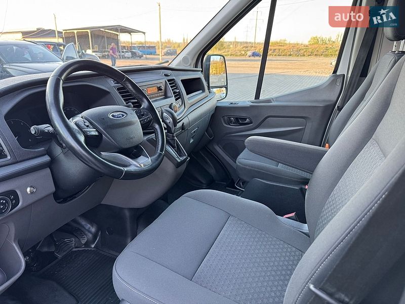 Грузовой фургон Ford Transit 2023 в Ирпене