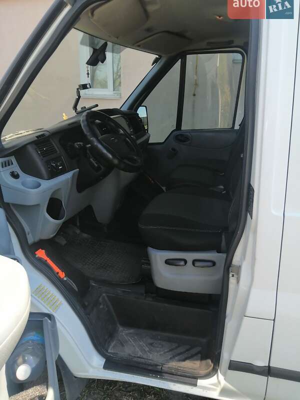 Грузовой фургон Ford Transit 2012 в Гостомеле