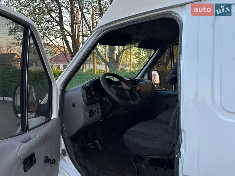 Вантажний фургон Ford Transit 1998 в Тульчині
