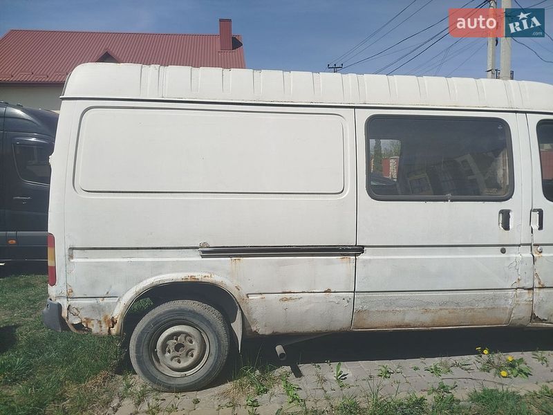 Грузовой фургон Ford Transit 1993 в Тернополе
