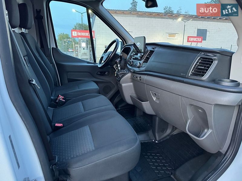 Вантажний фургон Ford Transit 2021 в Бучі