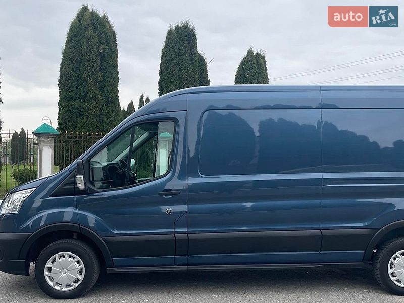 Вантажний фургон Ford Transit 2021 в Дубні