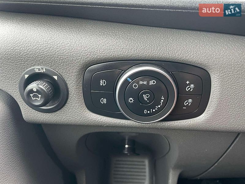 Вантажний фургон Ford Transit 2021 в Дубні