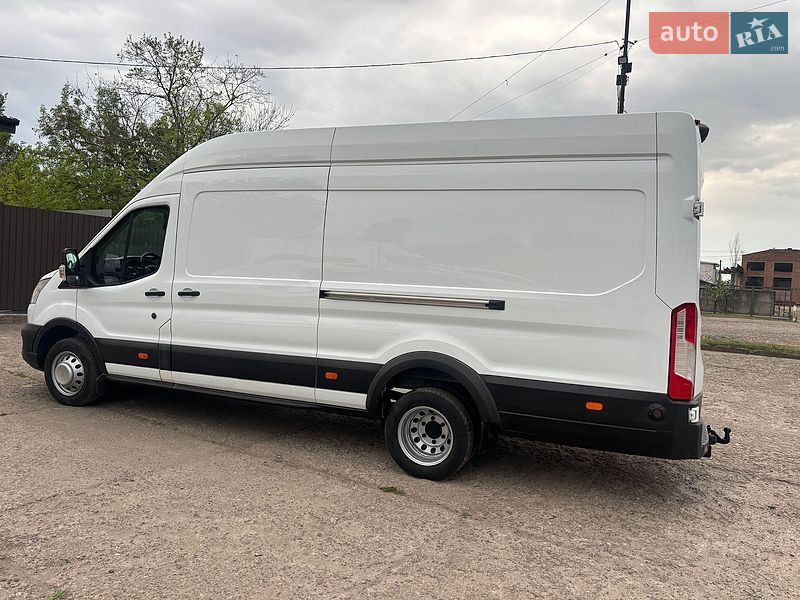 Грузовой фургон Ford Transit 2019 в Нововолынске