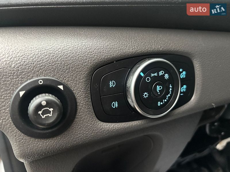 Грузовой фургон Ford Transit 2019 в Нововолынске