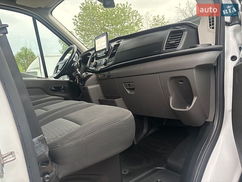 Грузовой фургон Ford Transit 2019 в Нововолынске